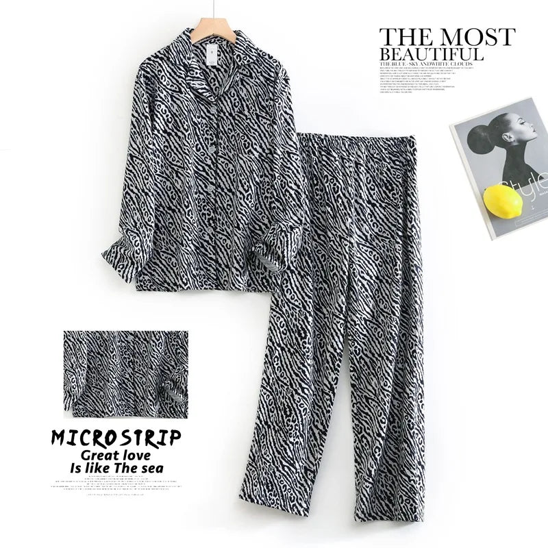 Women's Autumn and Winter Cartoon Printed Fashion Pattern Cotton Warm Brushed Homewear Pajamas Suit for Women Sleepwear