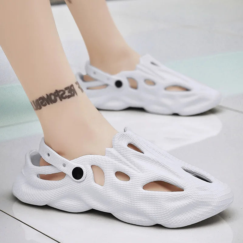 Novelty Hot Sale Garden Shoes for Women  Mens Sandals EVA Lightweight Beach Clogs Summer Beach Zapatos Hombre for Men and Women