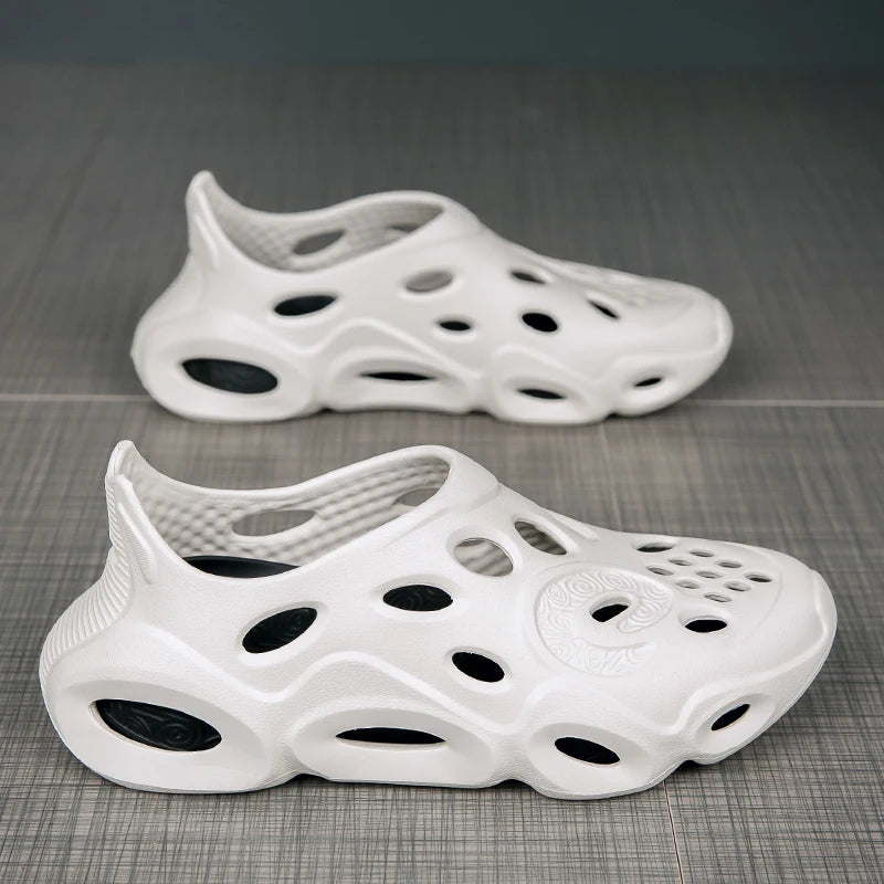 Summer Comfortable Men's Garden Clogs Breathable EVA Injection Shoes Casual Sandal Woman Beach Slippers Water Shoes Clogs Cheap