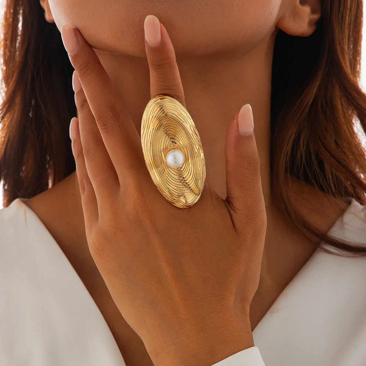 HUANZHI Punk Wrinkle Large Oval Imitation Pearl Rings Personality Exaggerated Vintage Geometric Jewelry for Women 2024 New