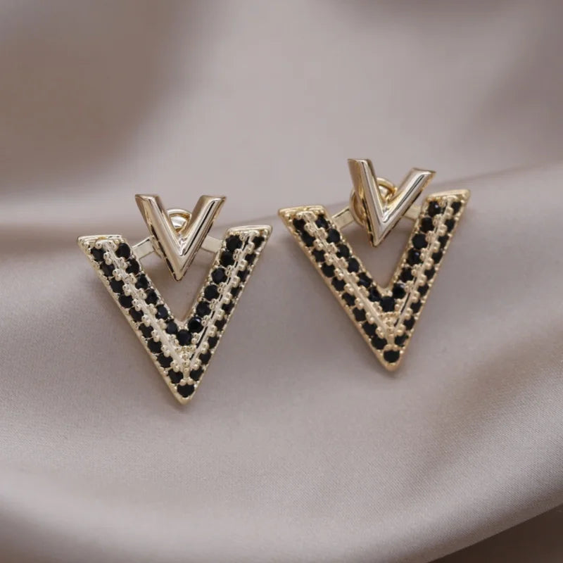 2023 Korea new design fashion jewelry 14K gold plated luxury zircon letter V earrings elegant women's evening party accessories